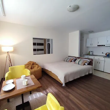 Scandi Apartment *